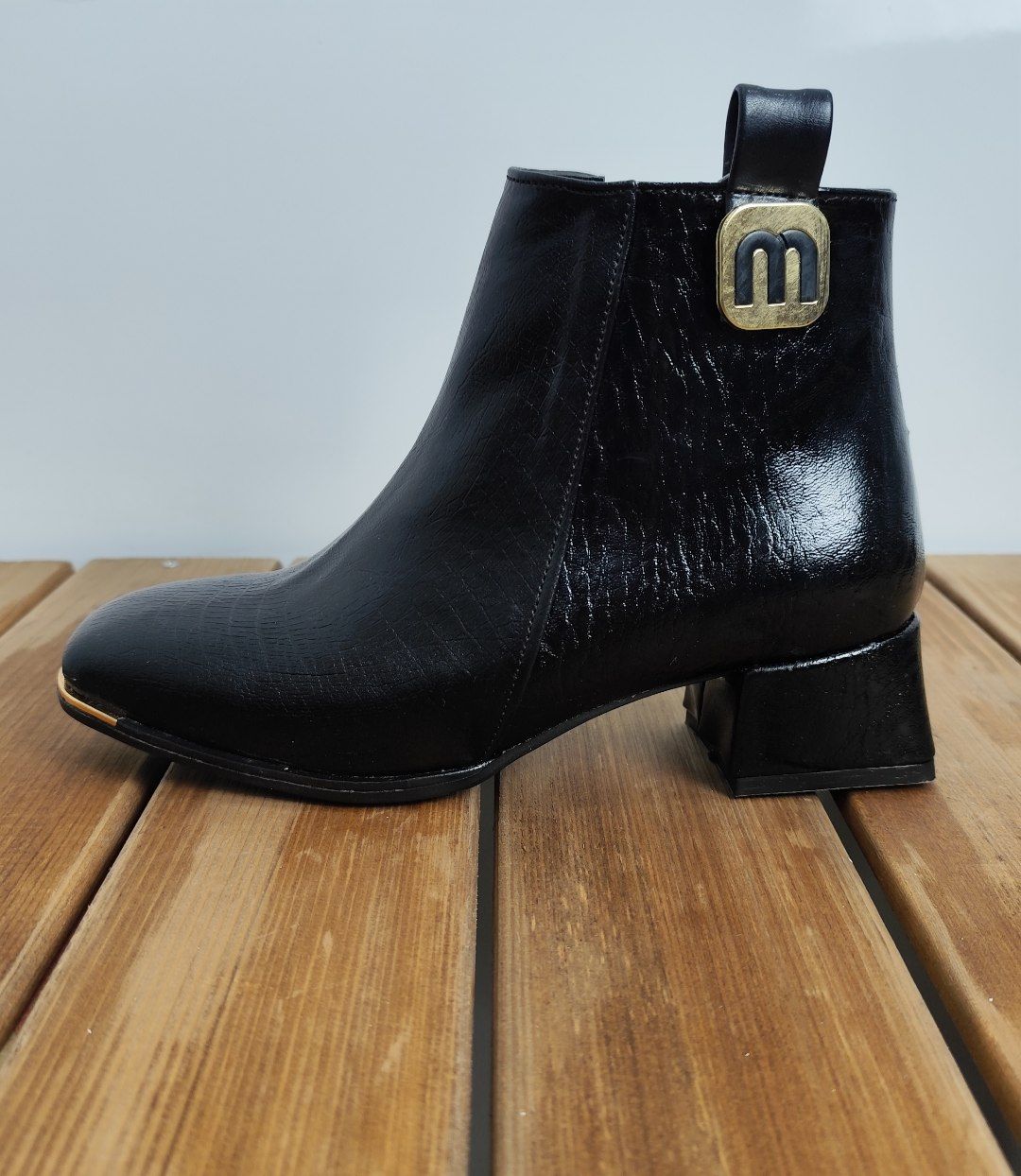 (502174) بوت زنانه خطدار طلایی