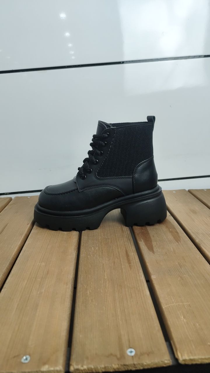 (502090) نیم بوت مشکی پاشنه دار