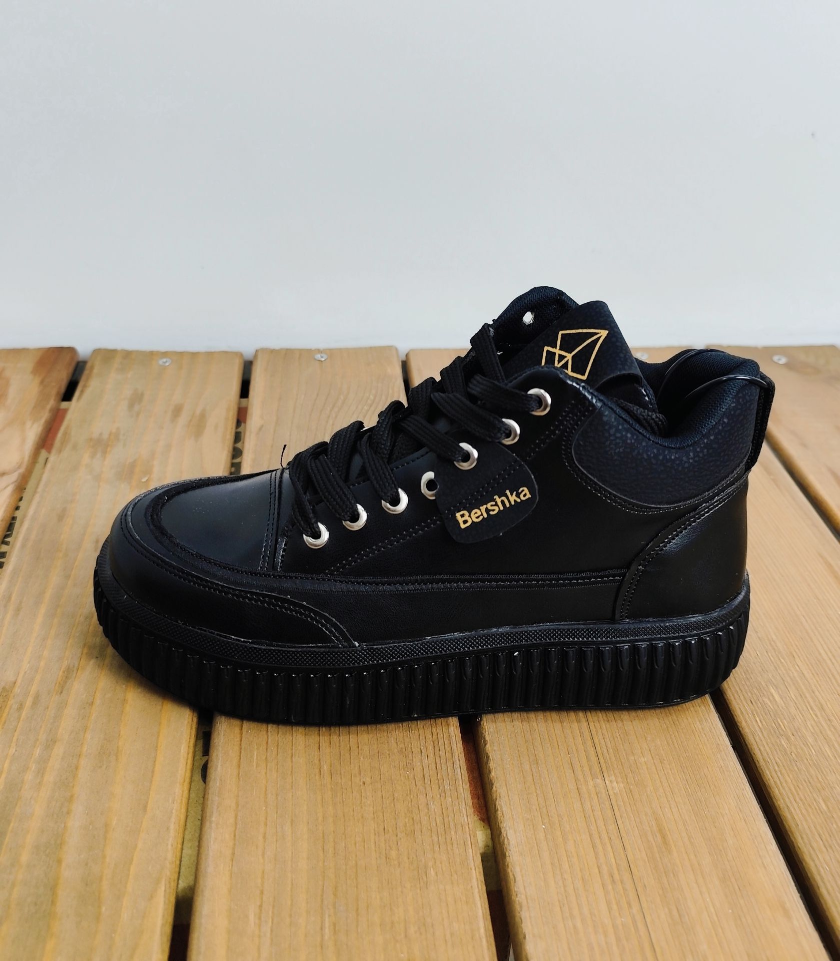 (502169) کتونی برشکا